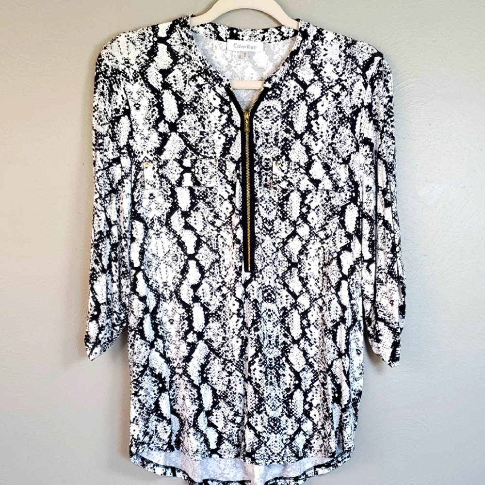 Calvin Klein Black and White Snake Print Blouse. Size Medium
